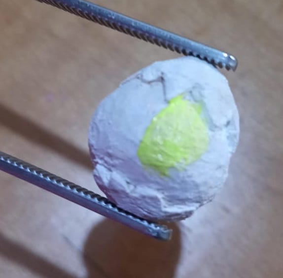 Tutorial di Pasqua: la tana del coniglio! Piccolissimo uovo ricavato da un millimetrico pezzo di legno avanzato