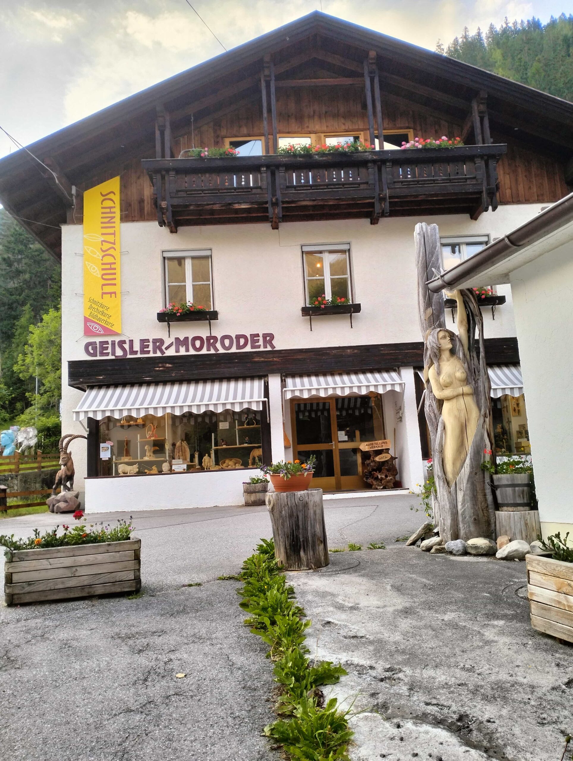 Woodcarving School Geisler-Moroder -  entrance to the school shop