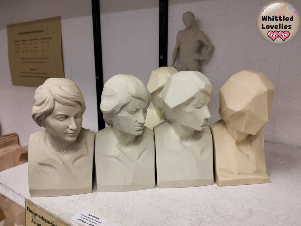 La scuola d’intaglio Geisler-Moroder - dettaglio di una matrice per imparare a scolpire volti