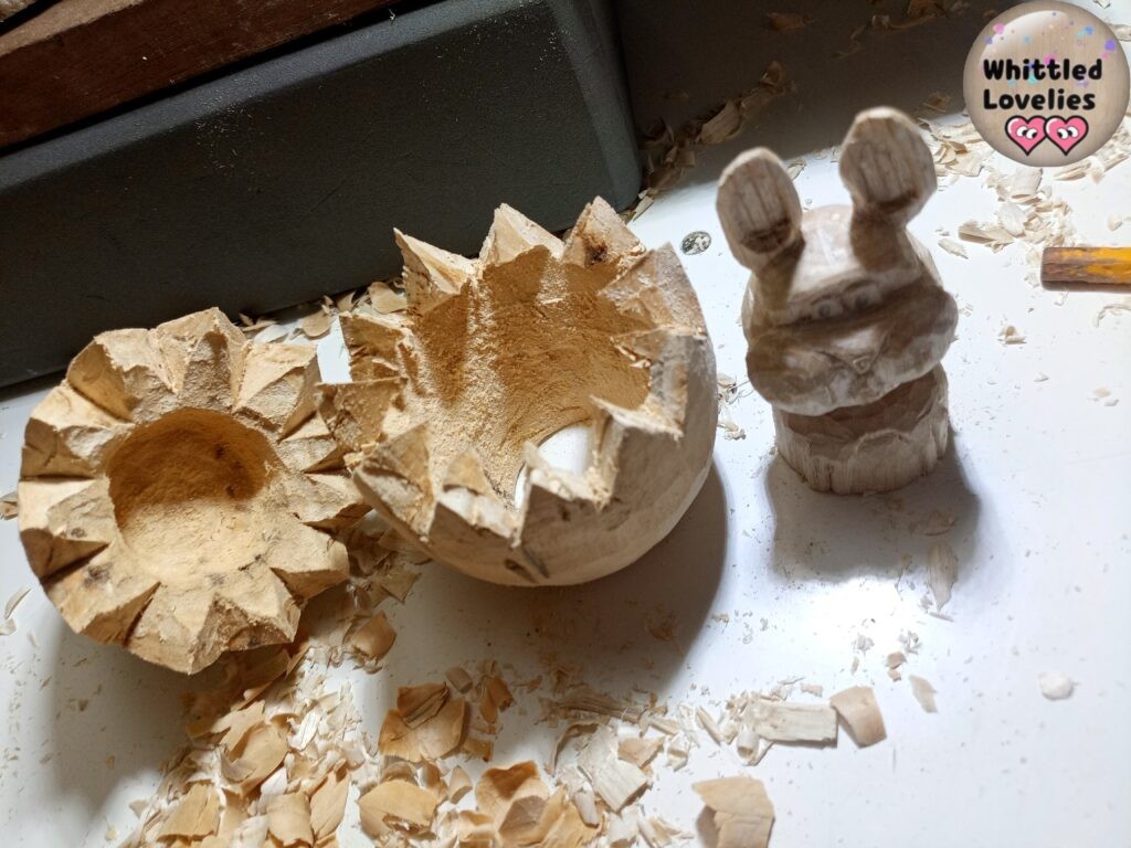 Decorazioni in legno: l'uovo di pasqua meccanizzato - dettaglio dello scavo