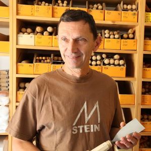 I coltelli da intaglio m-stein - il fondatore Peter Mészáros